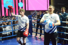 Боксеры помогают установить рекорд России