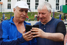 С праздником, боксеры всех поколений!
