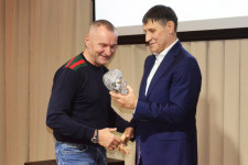 Наградили достойных