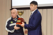 Наградили достойных