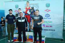Хозяева побеждают и числом, и умением!