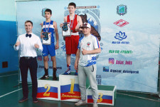 Хозяева побеждают и числом, и умением!