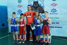 Хозяева побеждают и числом, и умением!