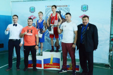 Хозяева побеждают и числом, и умением!