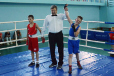 Хозяева побеждают и числом, и умением!