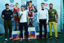 Хозяева побеждают и числом, и умением!