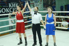 Девушки рвутся в бой