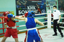 Девушки рвутся в бой